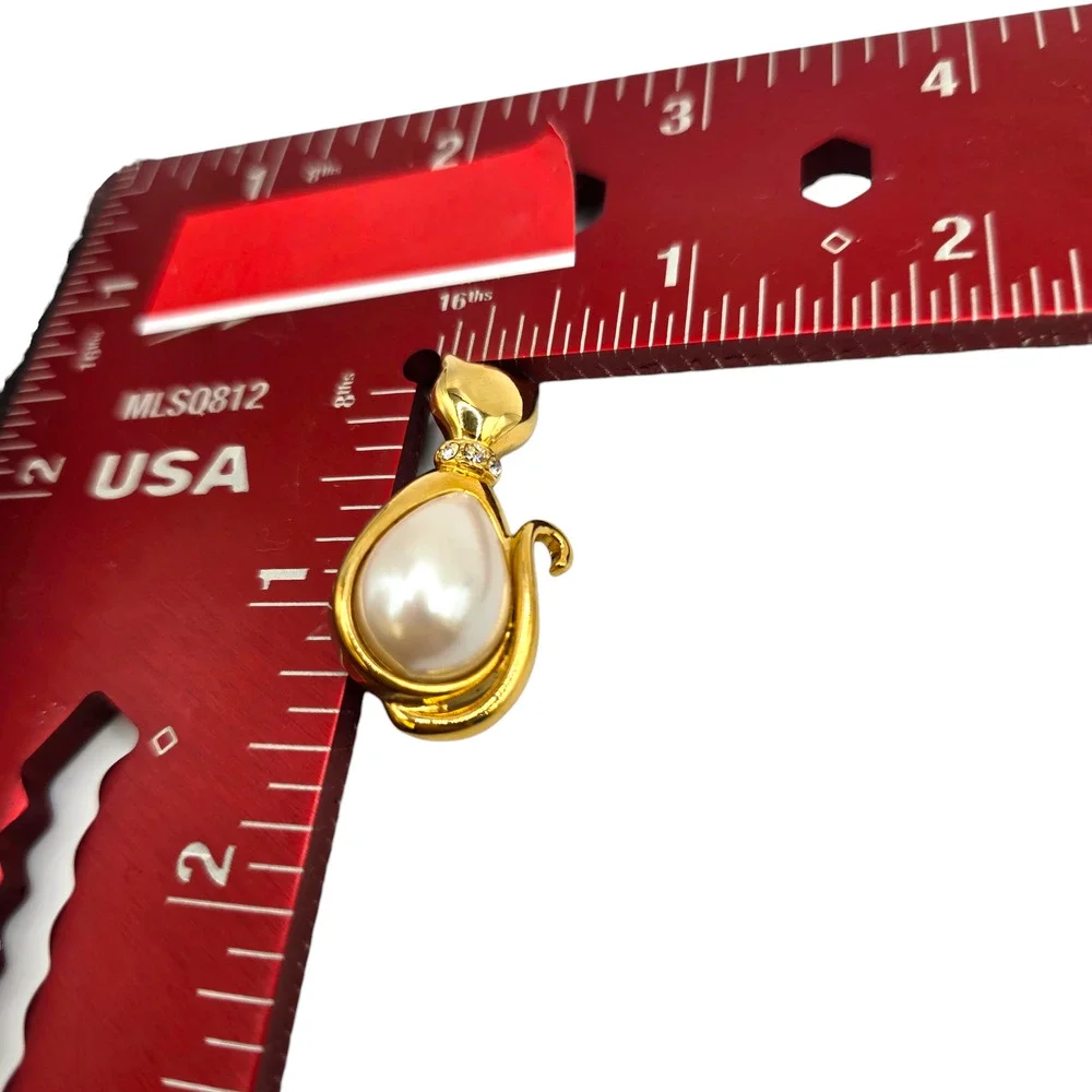 Marvela Cat Brooch Gold Tone Imitation Pearl Belly Rhinestone Collar Pin Jewelry